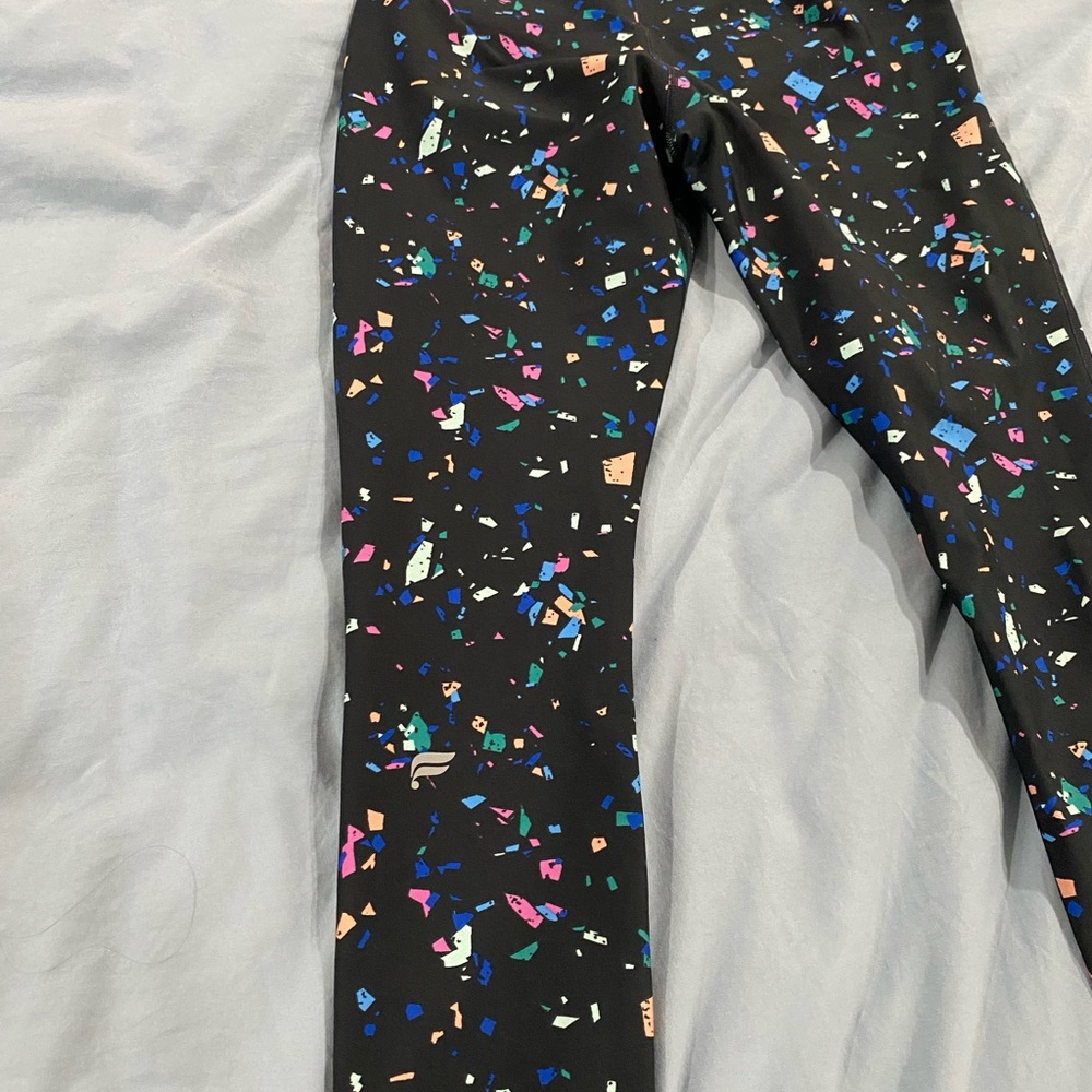 Colorful Patterned Activewear Set - image 4